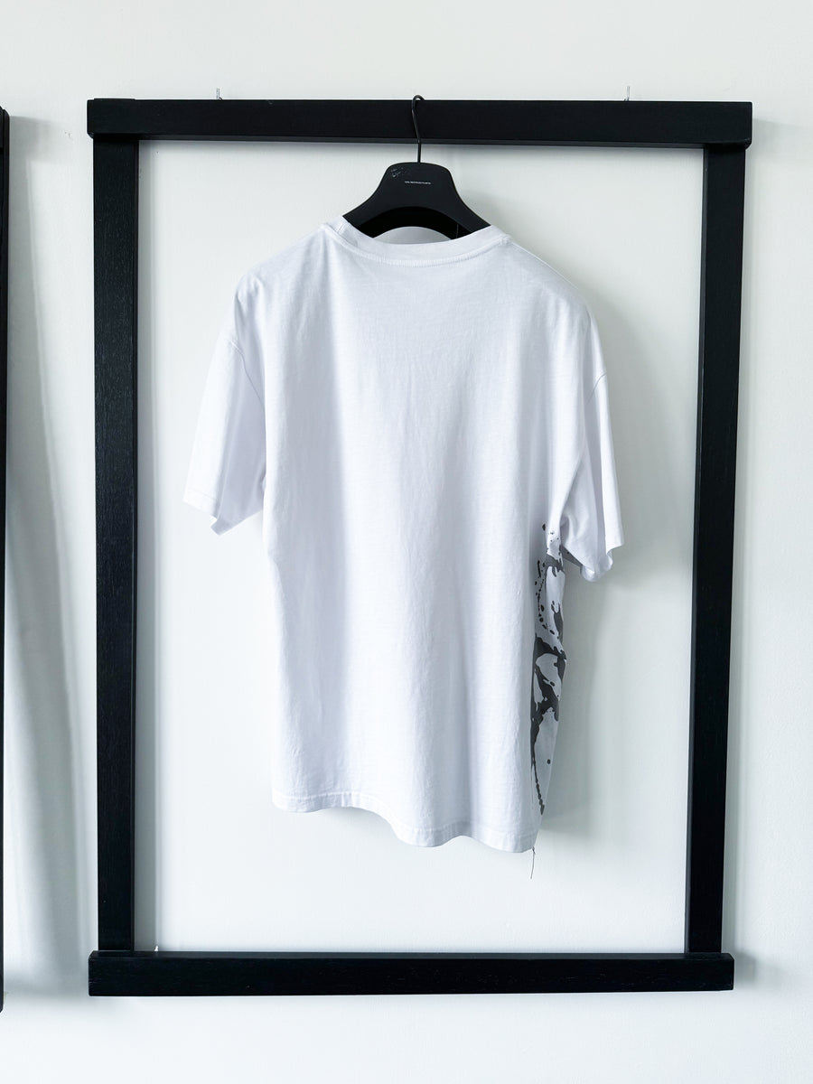 T-shirt bianca stampa laterale con pigmenti di lentisco