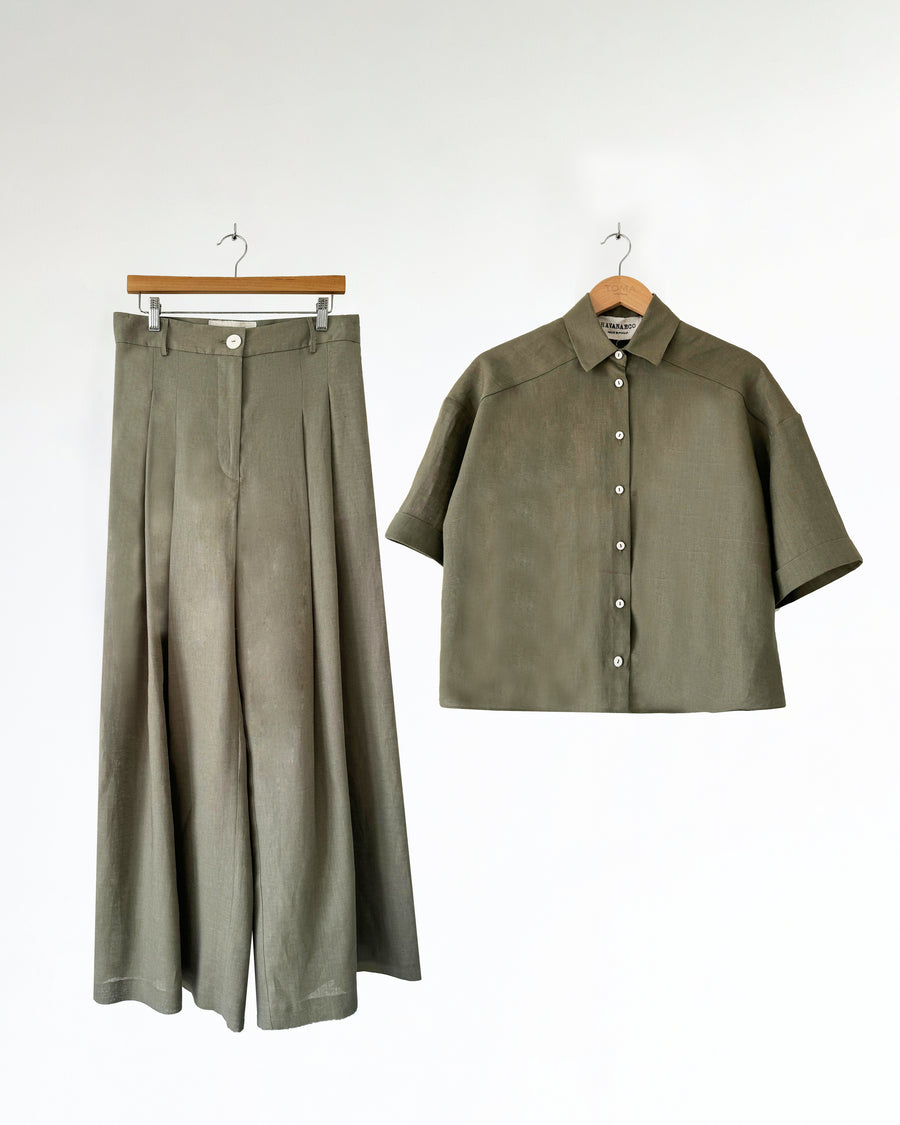 Pantalone ampio da donna a vita alta