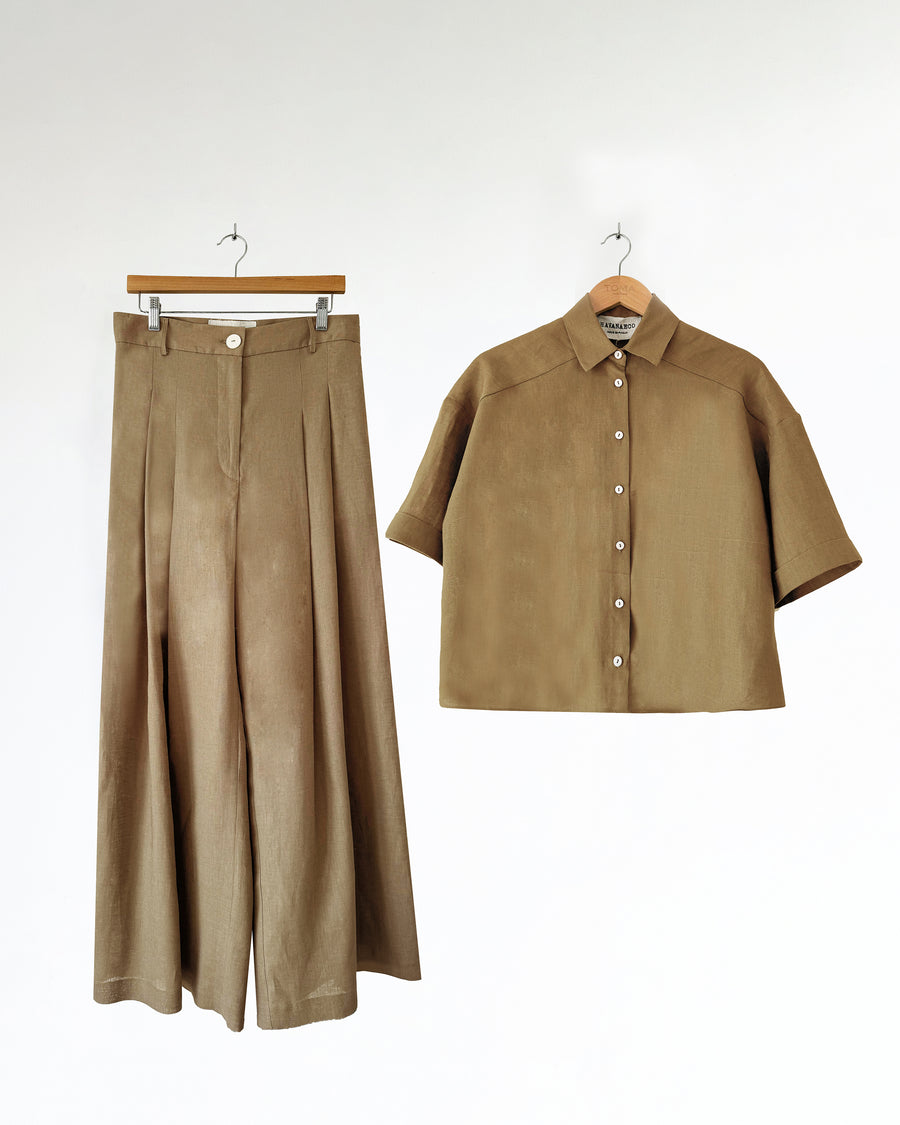 Pantalone ampio da donna a vita alta